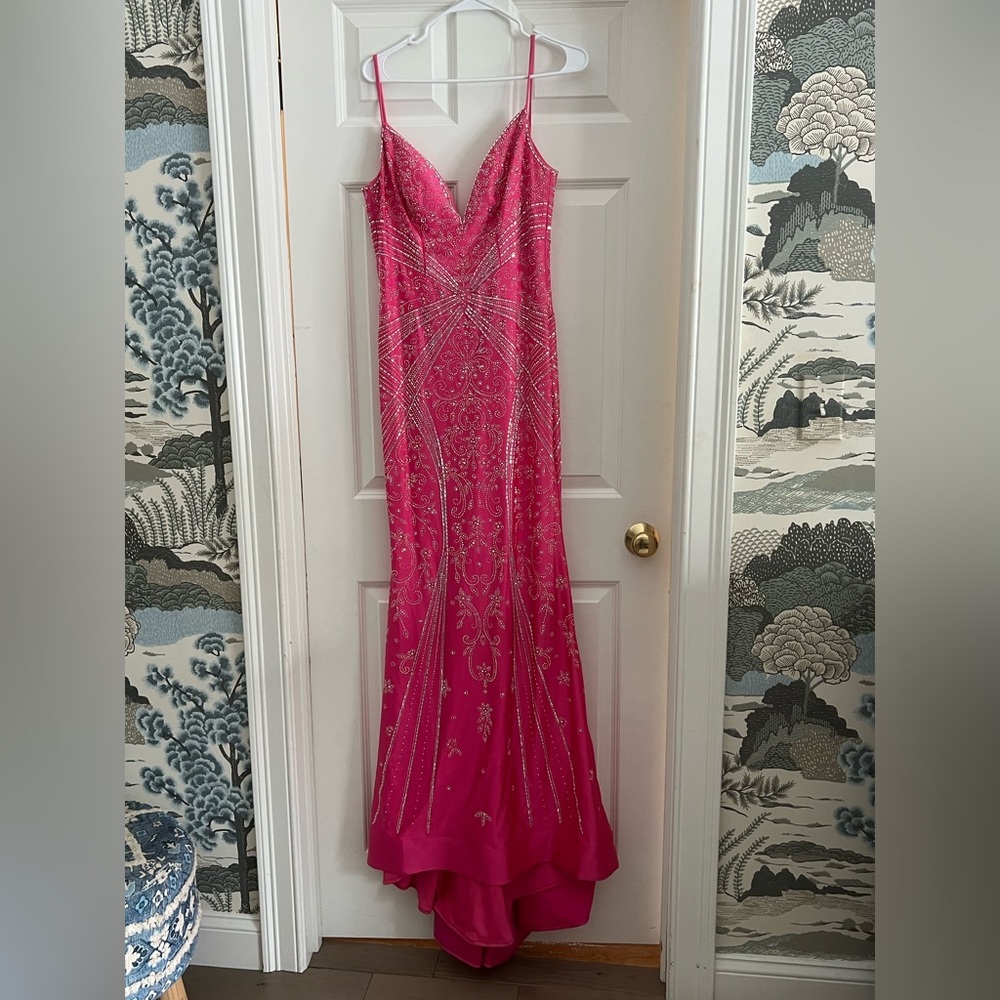 Ellie Wilde by Mon Cheri Hot Pink Prom dress size 6 never altered